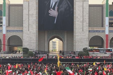 بازتاب چشم گیر مراسم وداع با امام شهید در رسانه های