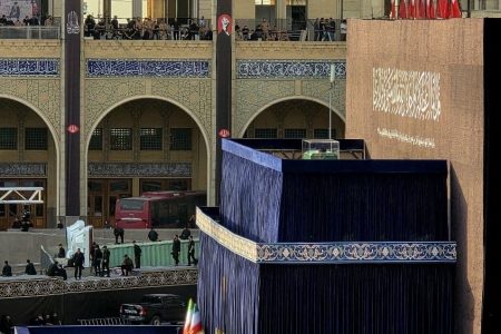 اقامه نماز تهرانی‌ها بر پیکر رهبر شهید انقلاب؛ ۸ صبح یکشنبه