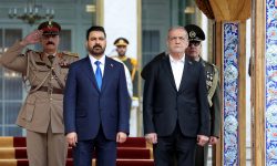 نخست‌ وزیر عراق با استقبال رسمی پزشکیان وارد ایران شد